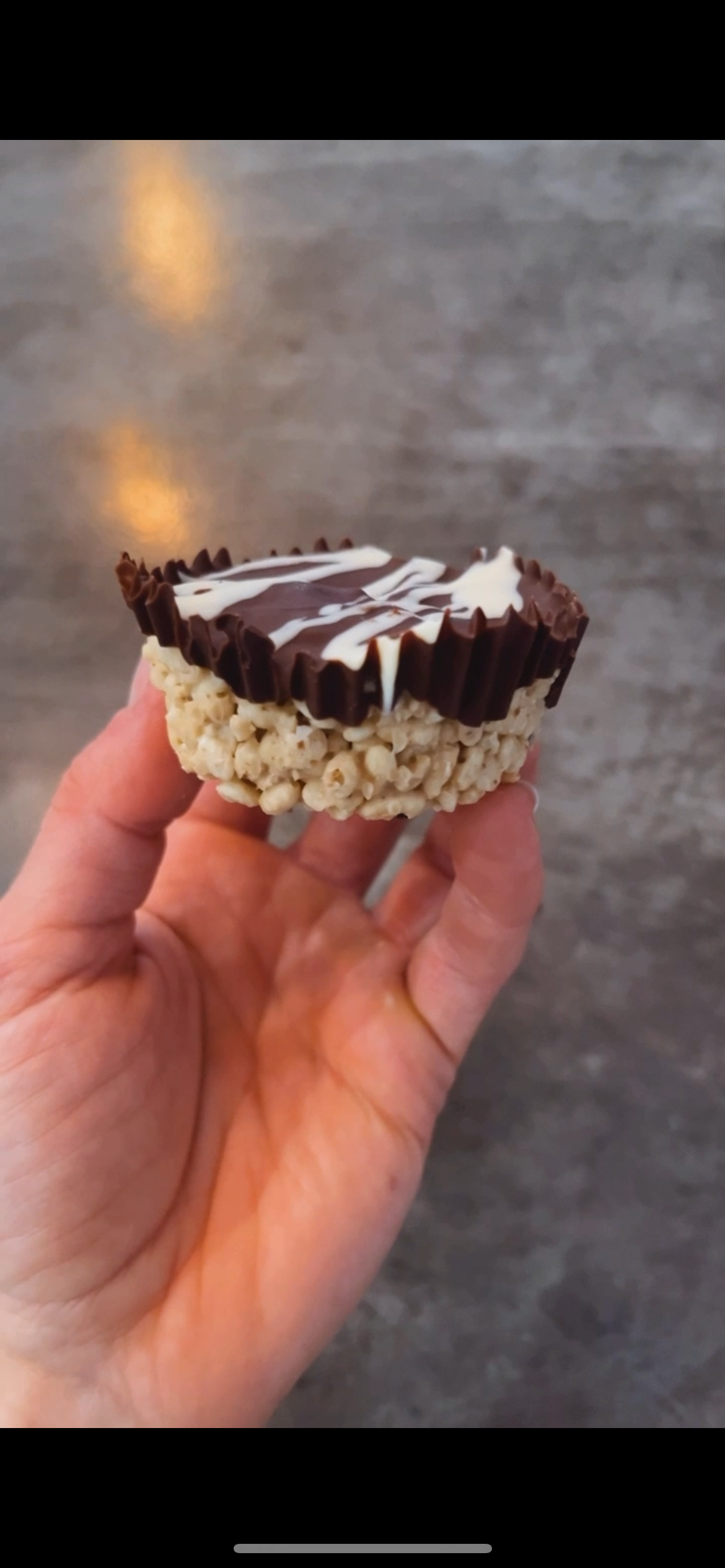 Cups « Rice Krispies » double chocolat et beurre d’arachide (🌱)